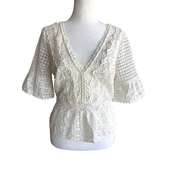 Abercrombie and Fitch Size Small White Crochet Eyelet Cropped Top Shirt Blouse - Picture 1 of 10